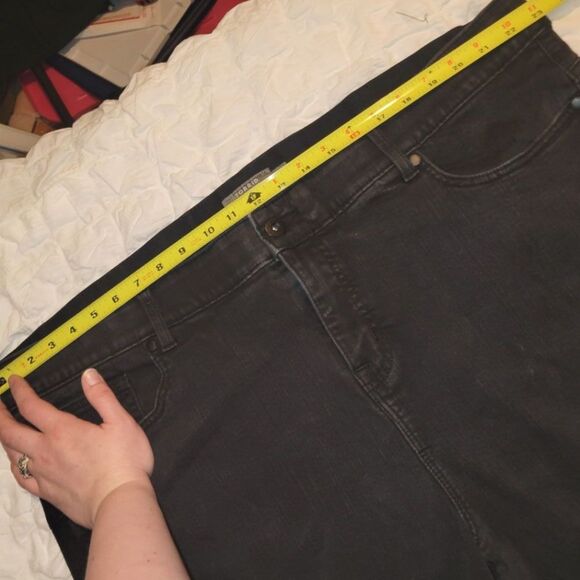 Torrid Bombshell Skinny High Rise Stretch Black Jeans 28 - Picture 3 of 11